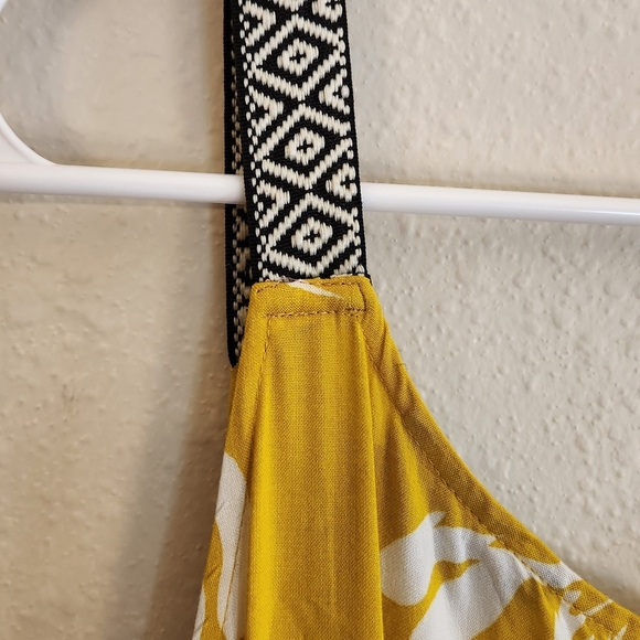 MSK Yellow Sleveless Floral Dressy Romper Size Small. Pants. - Picture 2 of 12